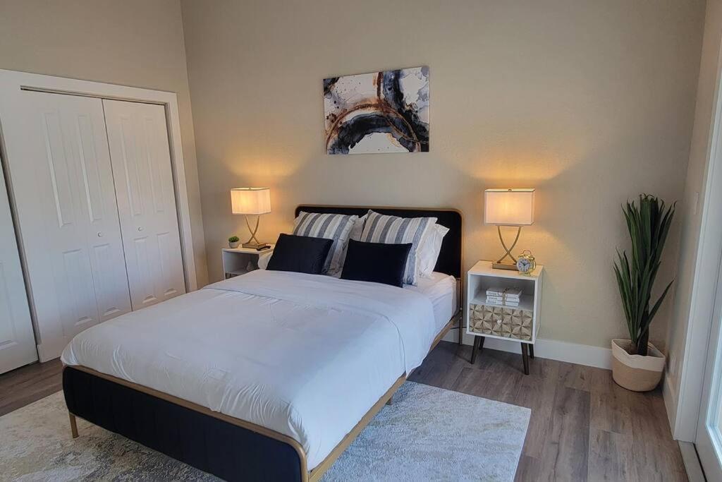 Alluring Luxury Oasis, Modern Comfort & Relaxation