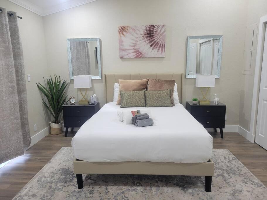 Villa Alluring Luxury Oasis, Modern Comfort & Relaxation Wellington