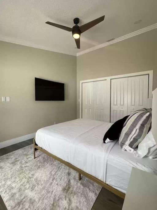 Villa Alluring Luxury Oasis, Modern Comfort & Relaxation Wellington