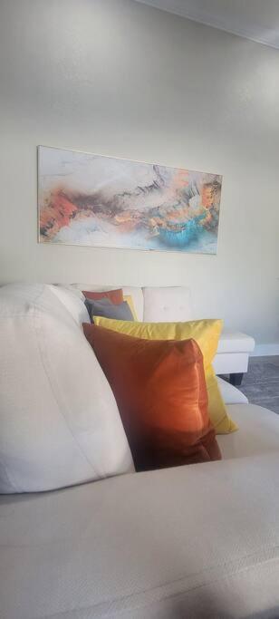 Villa Alluring Luxury Oasis, Modern Comfort & Relaxation