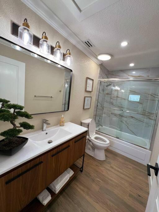 Villa Alluring Luxury Oasis, Modern Comfort & Relaxation Wellington