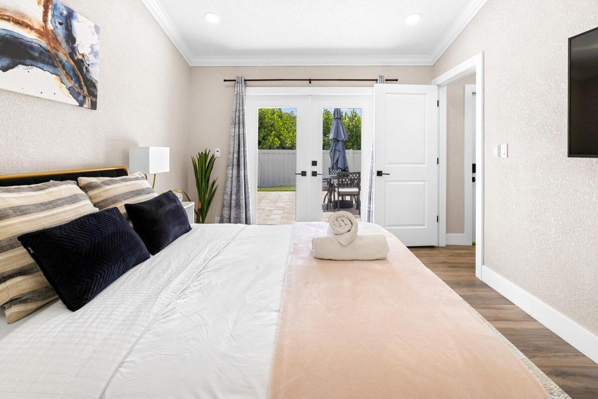 Alluring Luxury Oasis, Modern Comfort & Relaxation