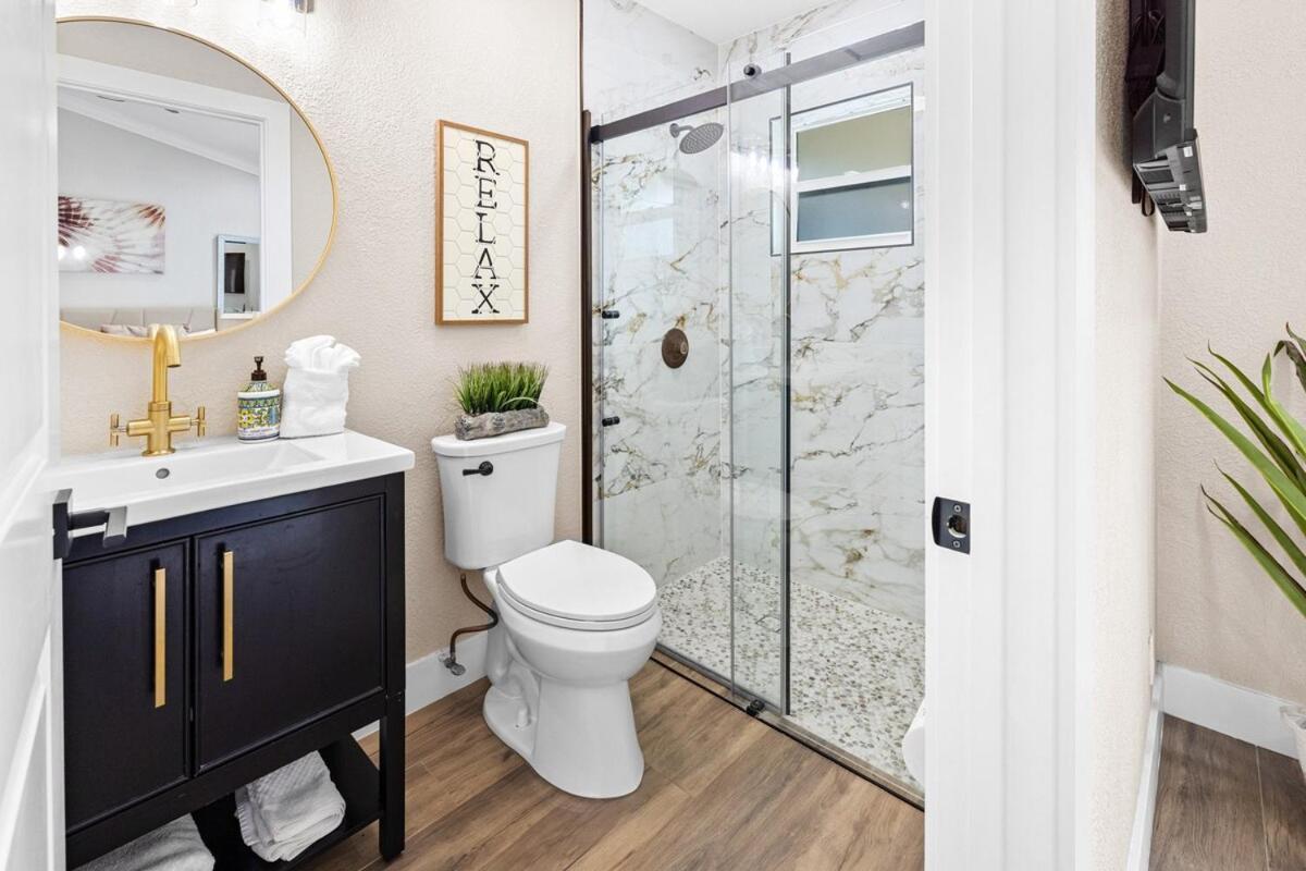 Villa Alluring Luxury Oasis, Modern Comfort & Relaxation Wellington