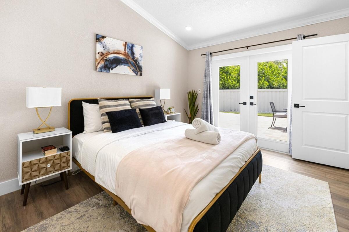 Villa Alluring Luxury Oasis, Modern Comfort & Relaxation